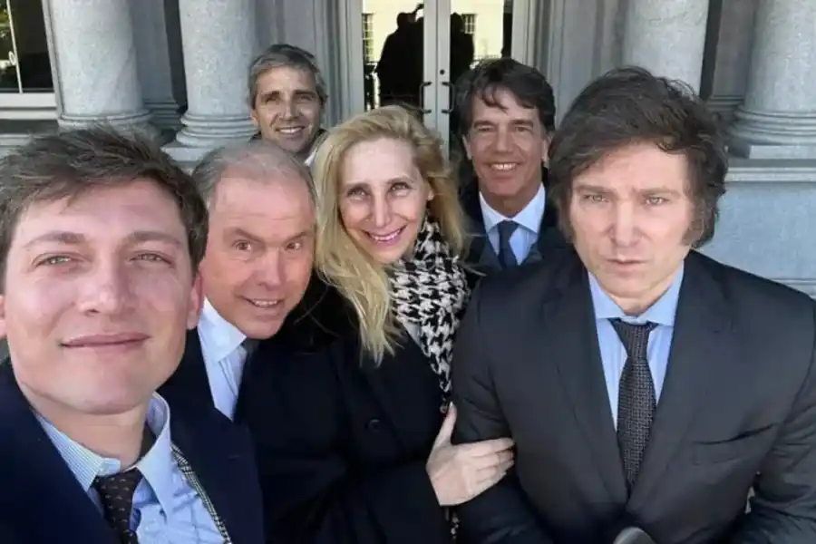 Milei analiza junto a su Gabinete la primera jornada de la sesión por la Ley Ómnibus