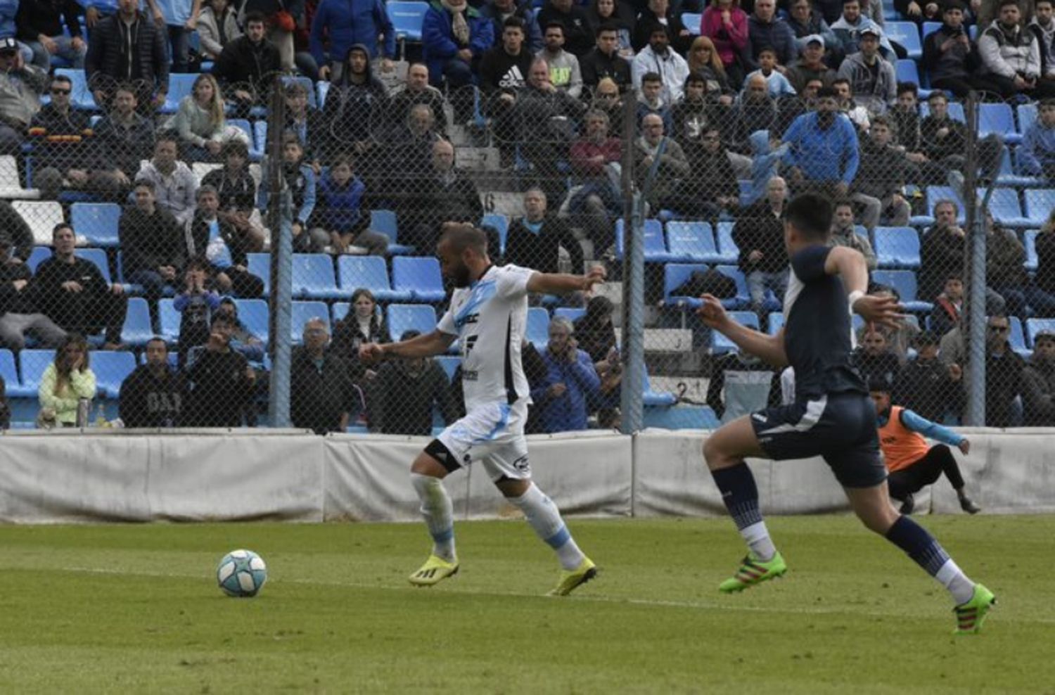 Alvarado no se sacó diferencias con Temperley y sumó un buen punto de visitante