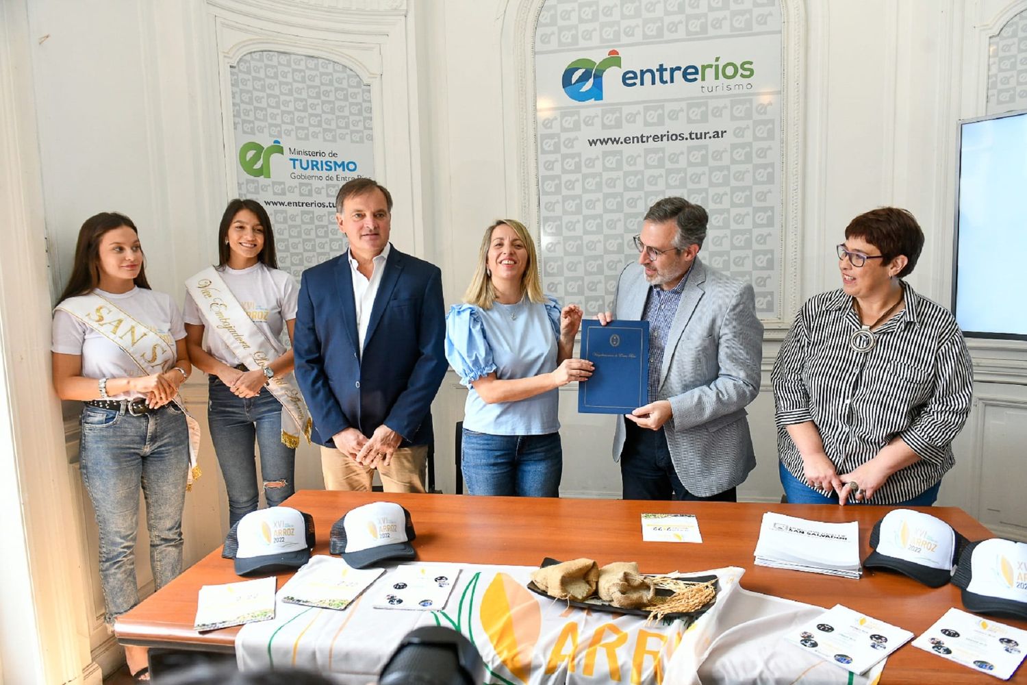 Stratta anunció el lanzamiento del programa de acompañamiento a las fiestas populares entrerrianas