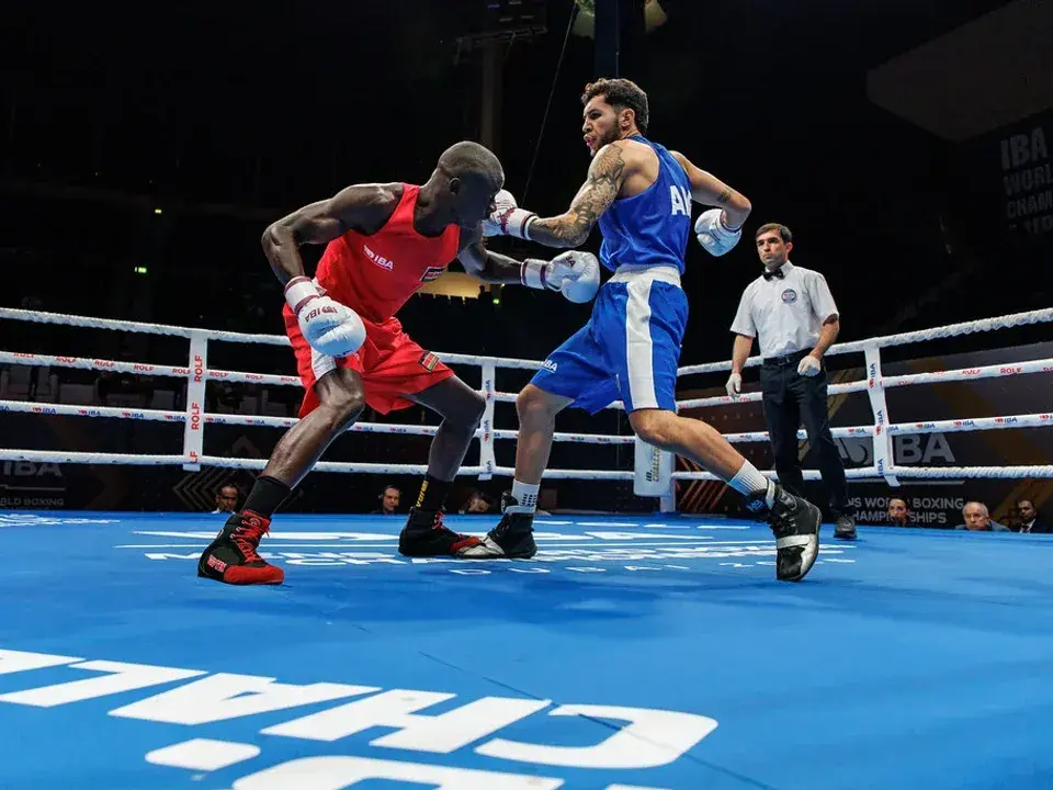 Lucas Villalba en su triunfo ante Caleb Wandera. Foto: Prensa IBA.