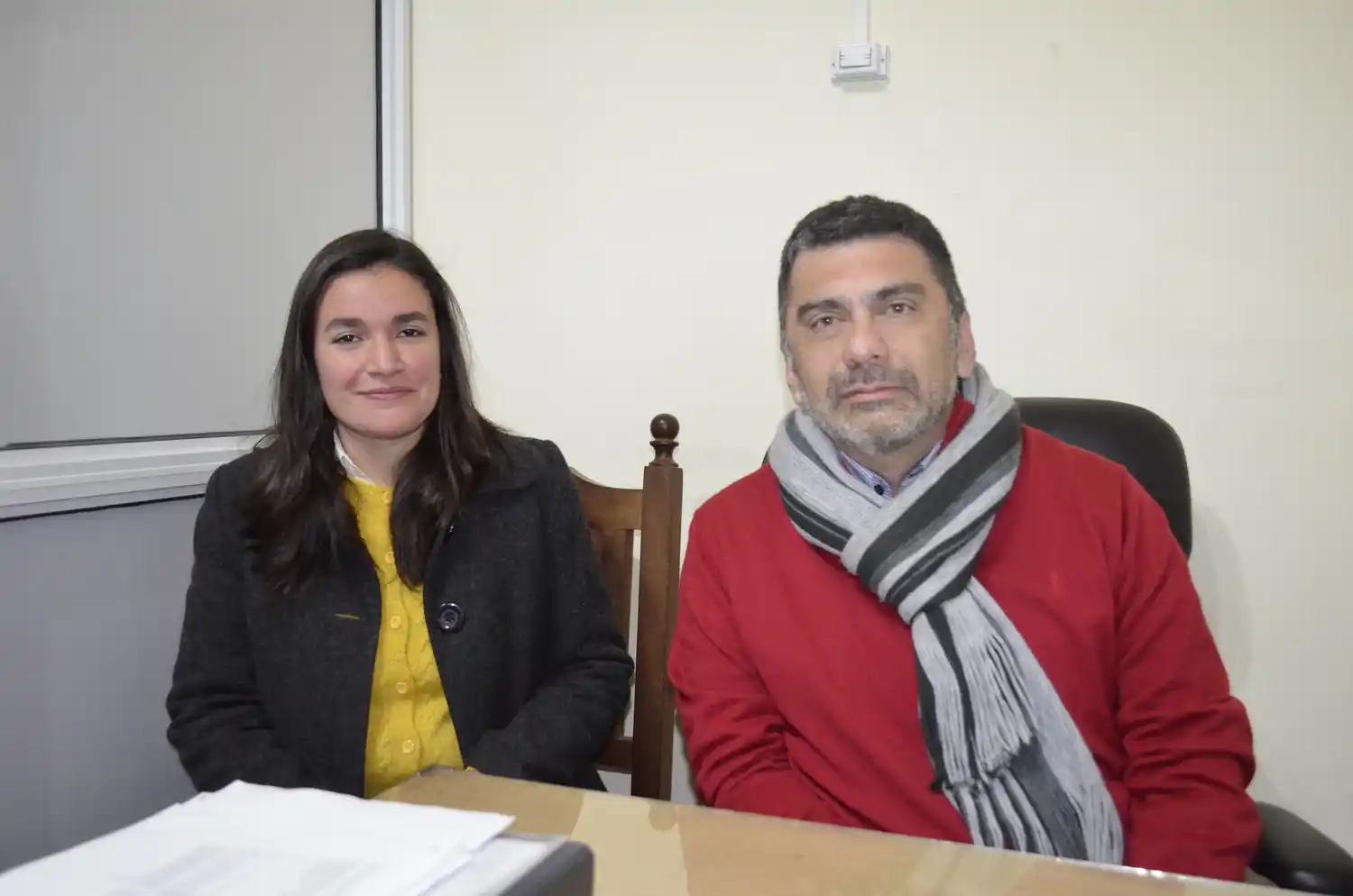 Pablo Retamal junto a Agustina Aldao recibieron a Paralelo 32 en las dependencias de Hacienda Municipal