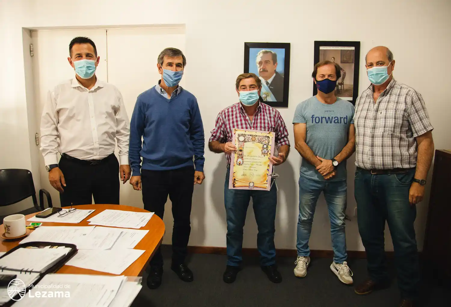 El municipio de Lezama distinguió al profesor de folclore Jorge Blanco