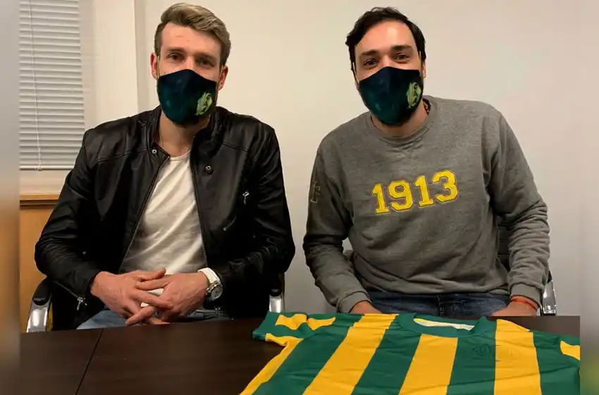 Shunke estampó la firma con Aldosivi