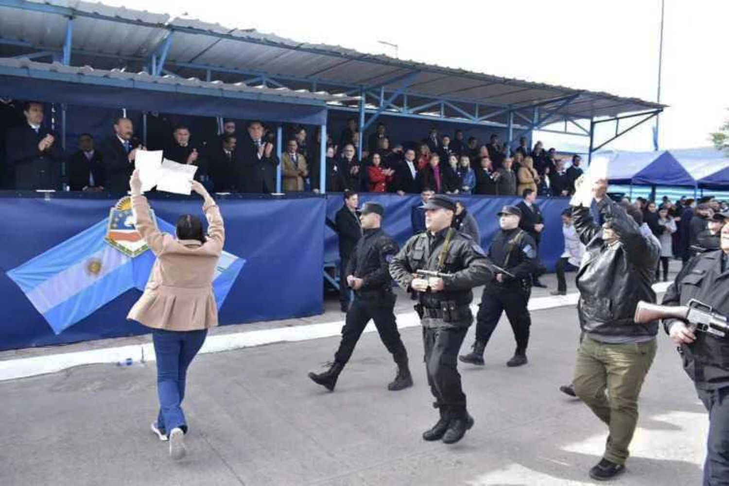 Incidentes en el acto patrio encabezado por Insfrán