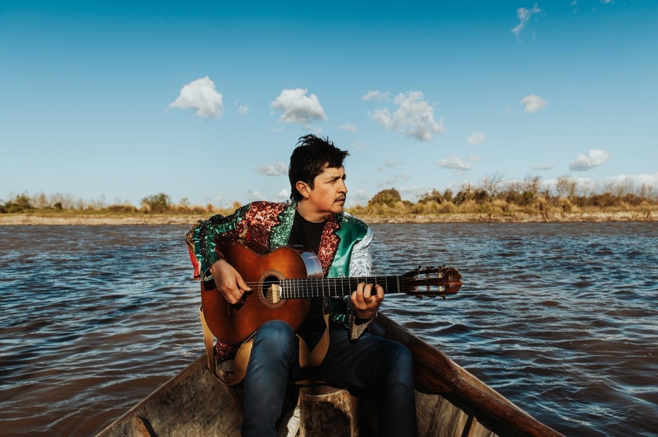 Chango Ibarra y Banda Pueblo -Chamarrita Comparsera