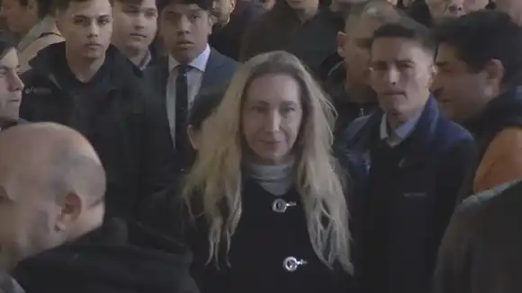 Karina Milei votó en Vicente López y evitó declaraciones ante la prensa