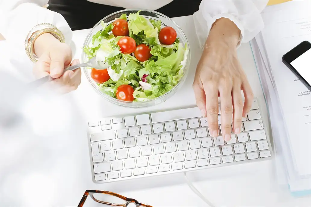 Cómo comer bien cuando estás trabajando