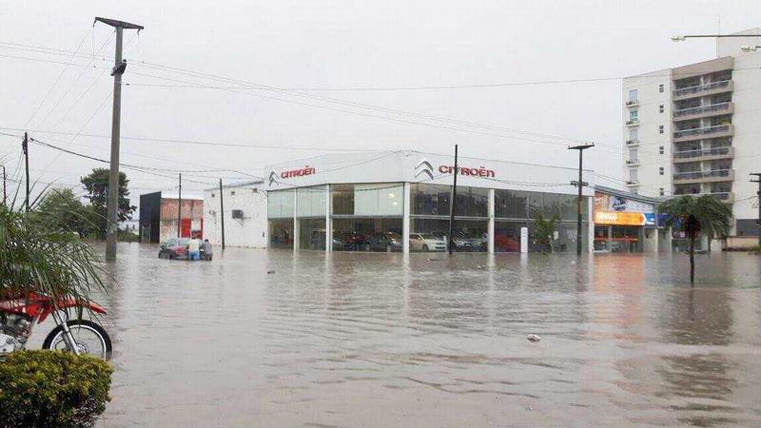 Vecinos del barrio Libertad exigen 
medidas y obras para evitar inundaciones