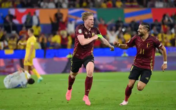 De Bruyne festeja el segundo gol de los belgas.