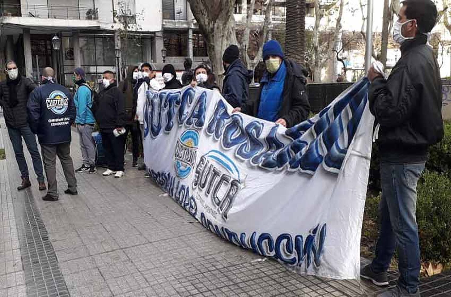 Movilización de los trabajadores de la seguridad privada en reclamo por el pago incompleto del aguinaldo