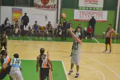 Centro Bancario le ganó a Urquiza y está cerca de la final