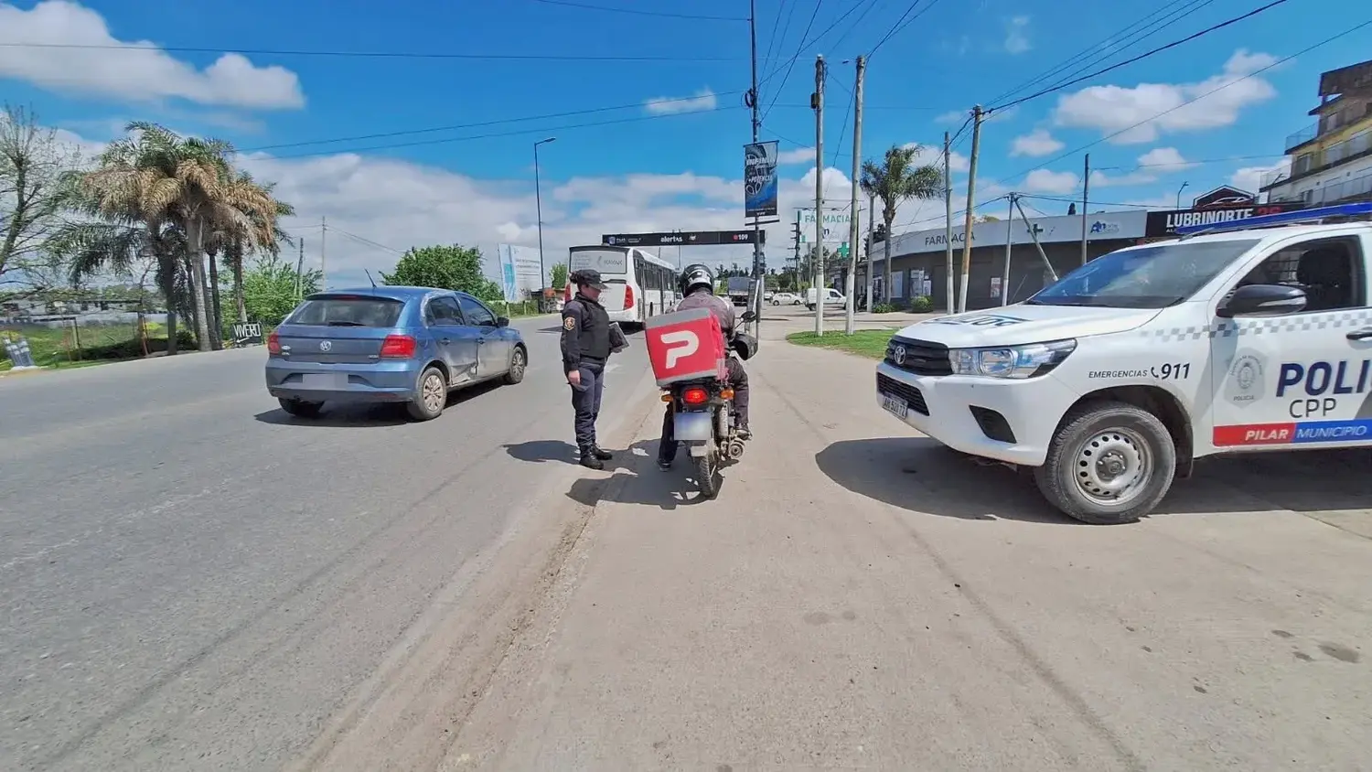 Operativo de saturación policial en rutas de Pilar.