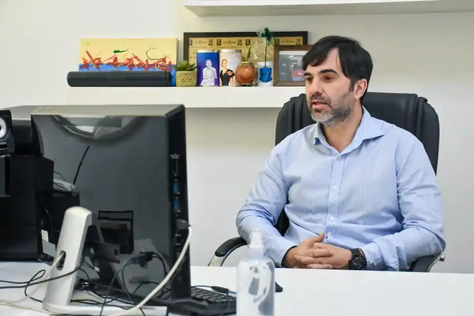 Impuesto a la riqueza: “Le tiras una banana a varios diputados en plena sesión y no llega al piso”, dijo intendente de Castelli