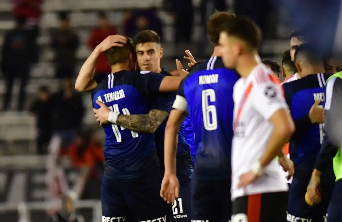 Talleres dio el golpe y volvió a ganar en el Monumental tras 29 años
