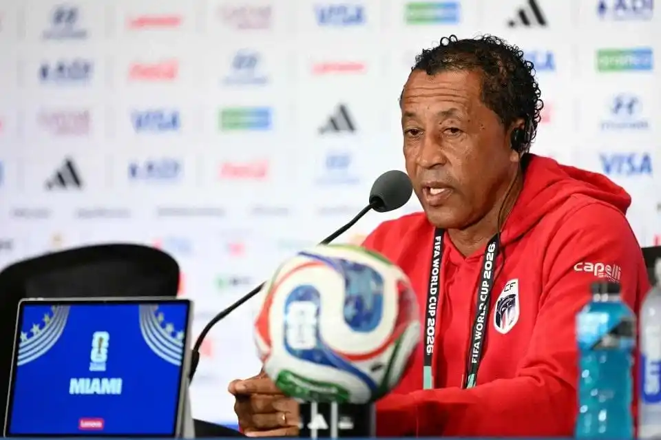 Bubista, el entrenador de Cabo Verde.