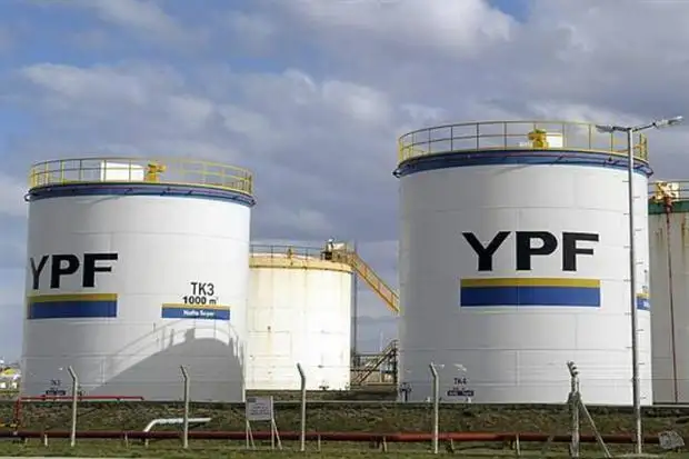 YPF anunció que aumentará su oferta de gasoil en abril y mayo