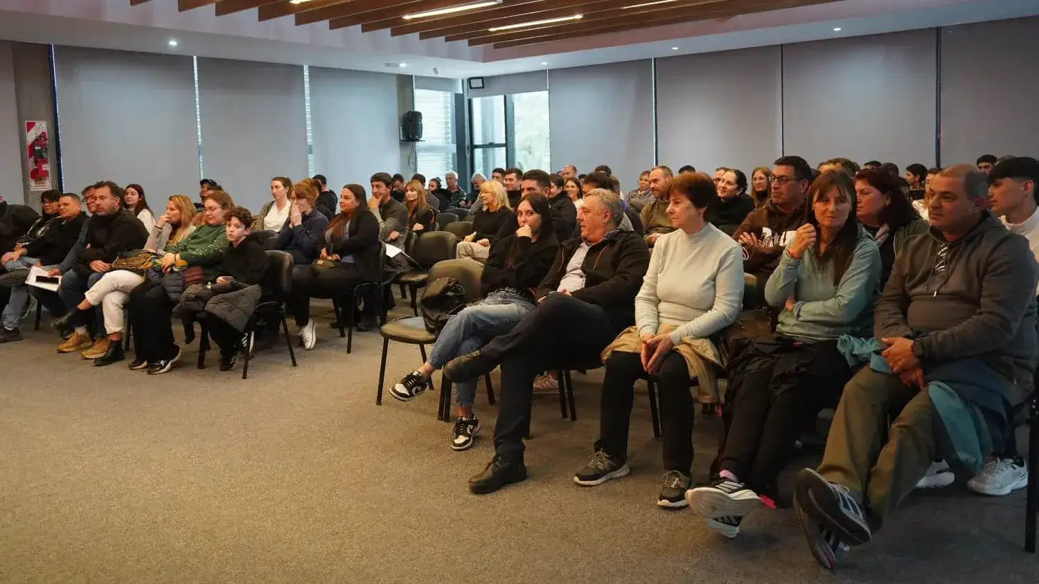 El acto de adjudicación se realizó en la Tecnoteca con gran participación de asociados y vecinos.