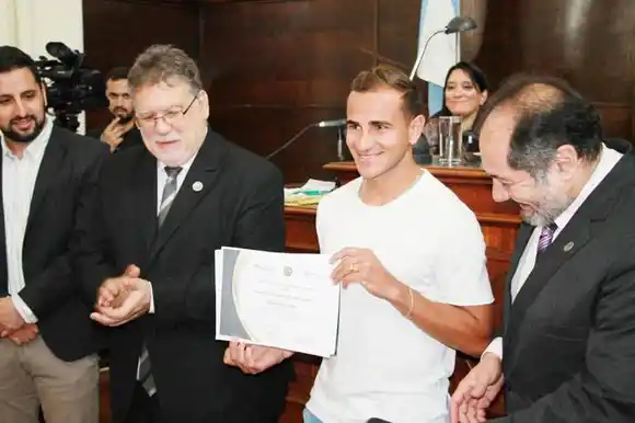 El concordiense Tomás Cáceres fue reconocido por el Concejo Deliberante 