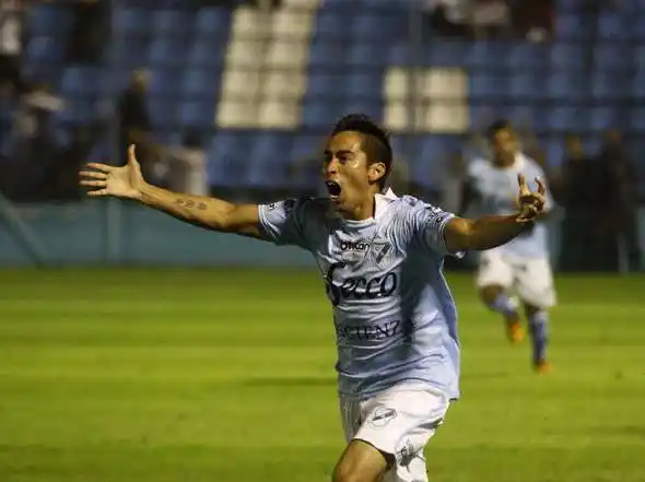 Temperley le ganó 2 a 1 a Colón de Santa Fe 