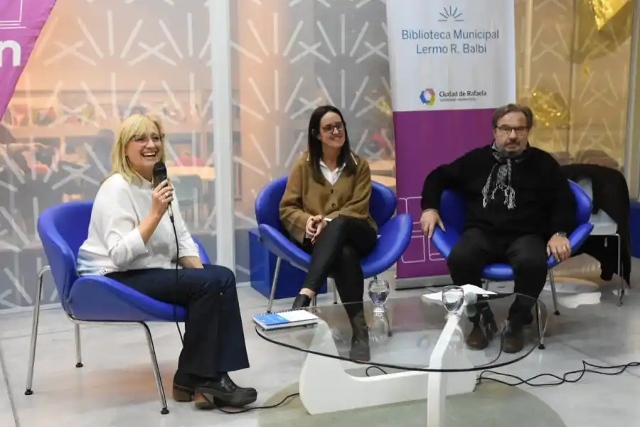 Se presentó el libro "Ciber convivencia ¿Es posible su gestión en la escuela?"