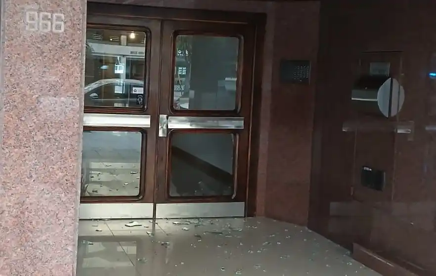 Luego de ocasionar los destrozos, el sujeto se dio a la fuga.