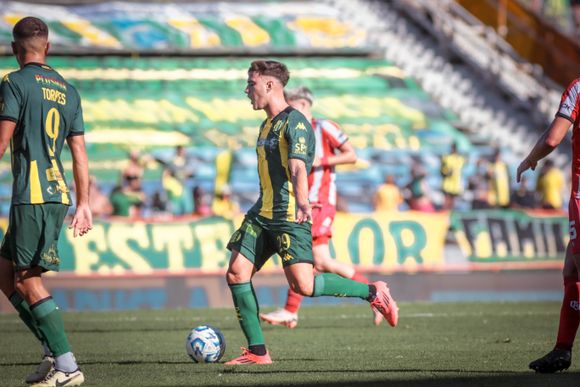 Aldosivi cayó ante Barracas y suma cuatro derrotas consecutivas