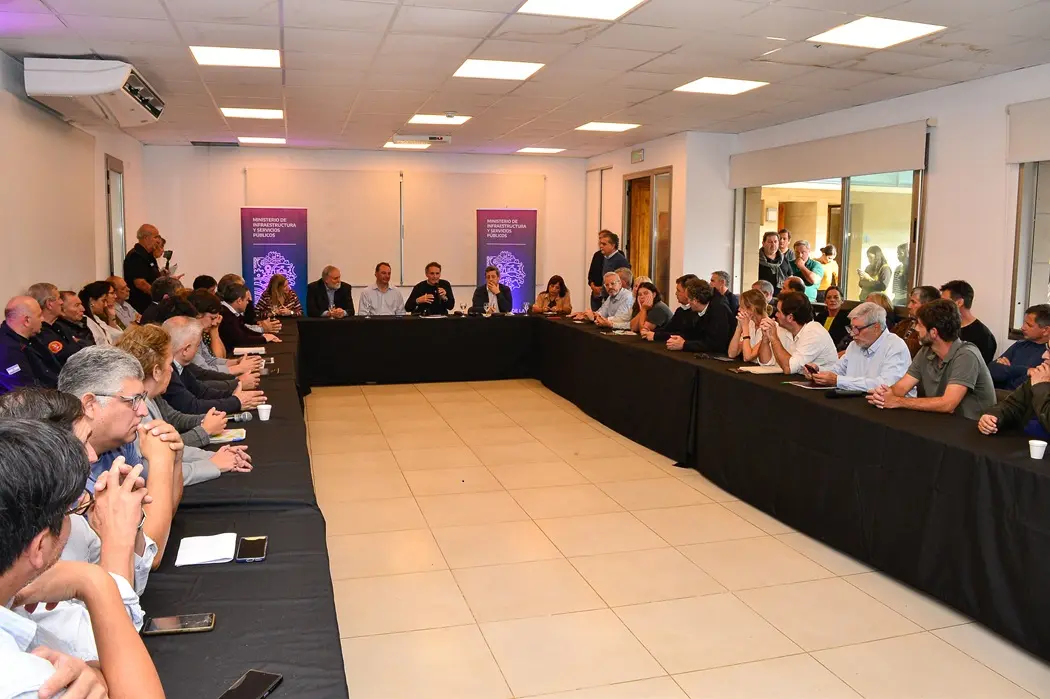 Katopodis presentó las obras en la sede de la UNSADA.