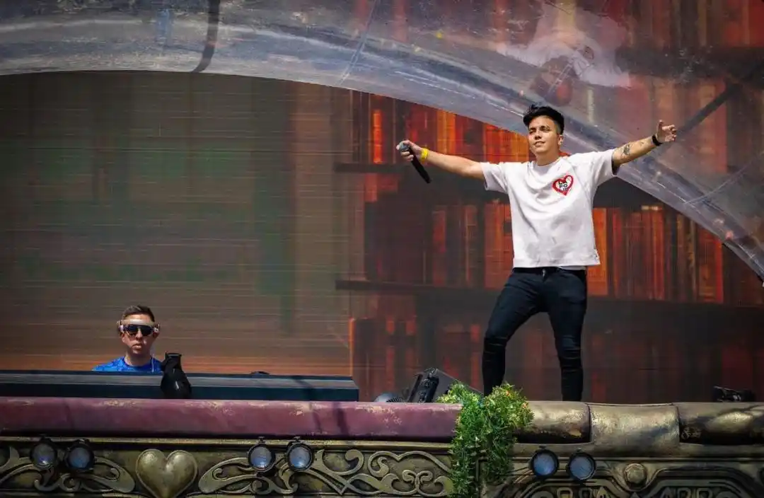 ¡BRILLÓ! Monkey Slim es el primer venezolano en participar en el Tomorrowland