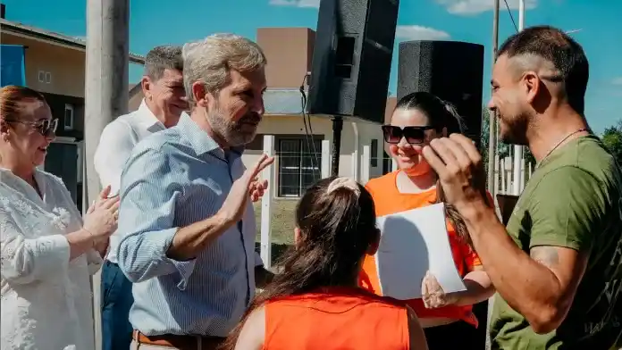 Frigerio anunció que habrá línea de créditos del IAPV para construir o ampliar viviendas