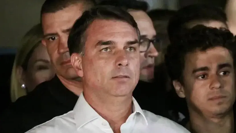 El senador brasileño Flávio Bolsonaro pasó por la Argentina