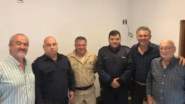 Policía y Prefectura reunidos en el Camino de la Costa