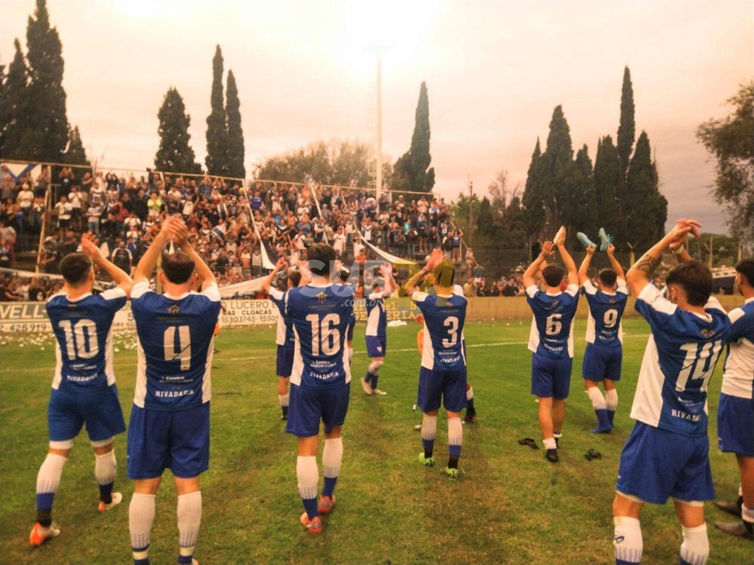 Rivadavia lo sufrió hasta el final, pero se quedó con una gran victoria en el clásico