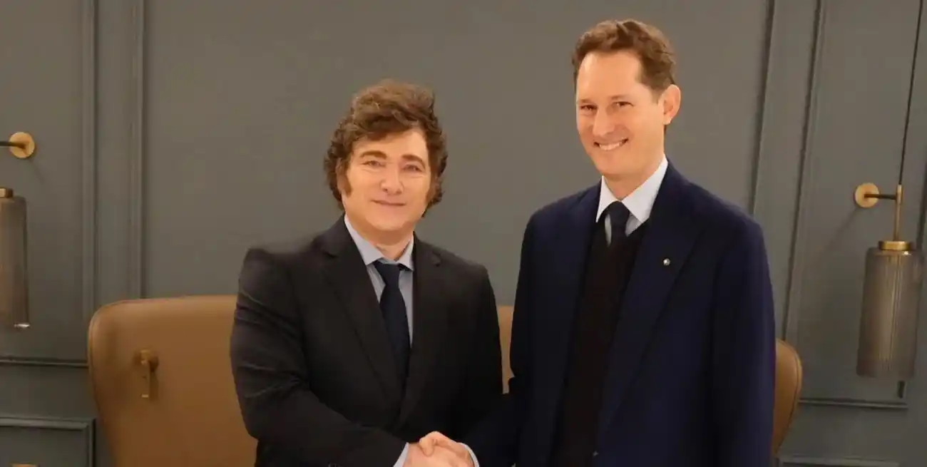 Milei con el presidente de Stellantis y Ferrari, John Elkann.