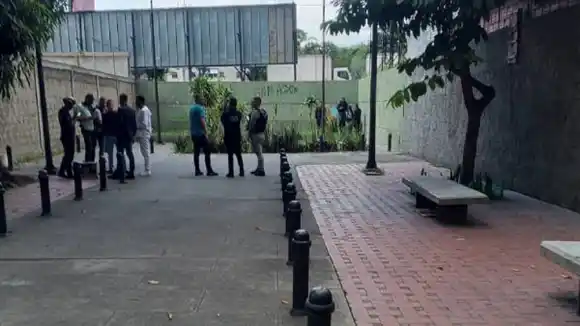 ALERTA EN CHACAO por hallazgo de un artefacto explosivo en un parque