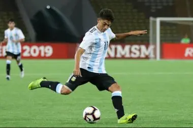 La Argentina goleó a Brasil y logró la clasificación al hexagonal final del sub 17