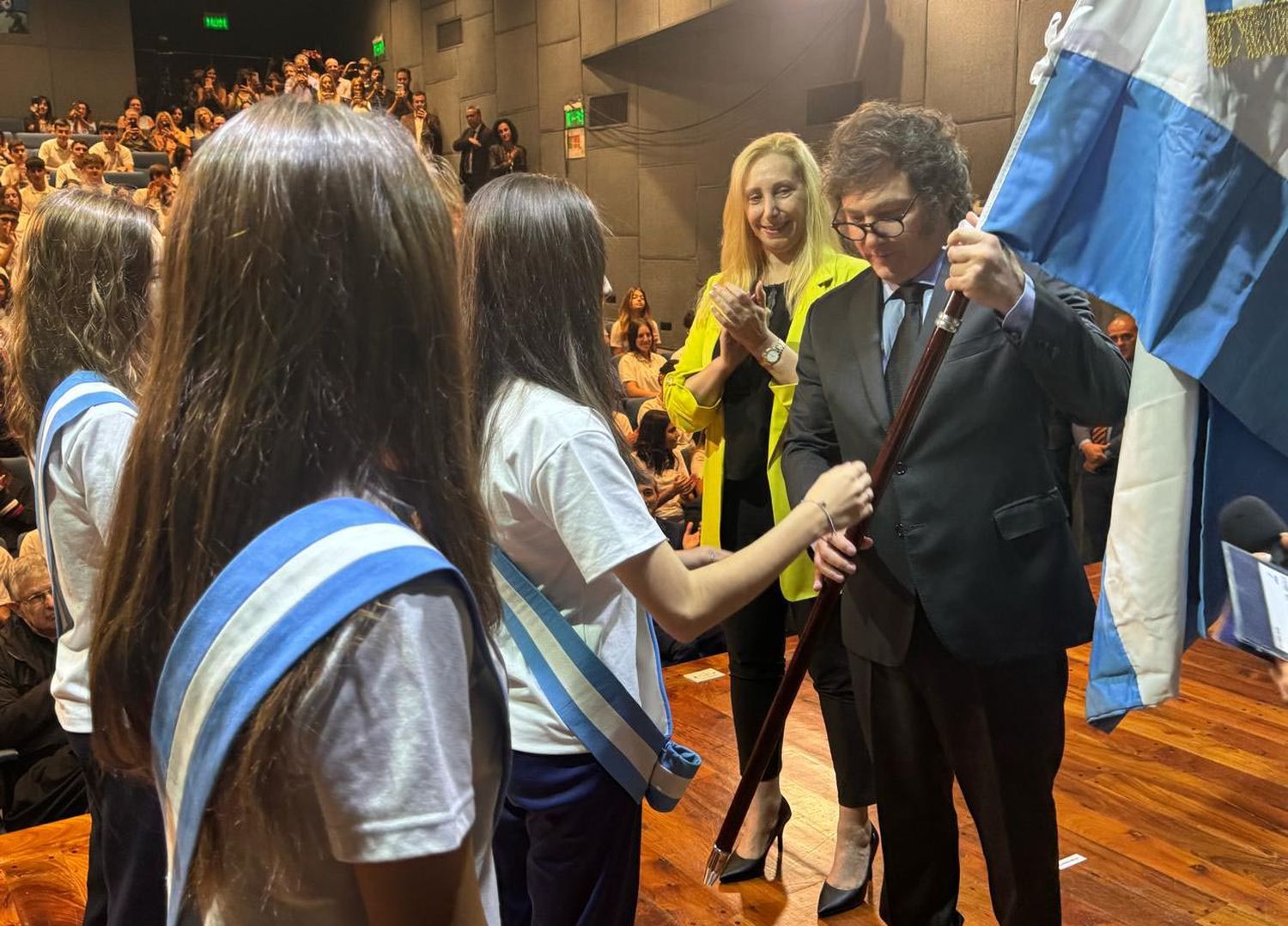 Milei inauguró el ciclo lectivo 2024 en el colegio donde estudió: "Cuando arranqué lo hice bastante más a la izquierda"