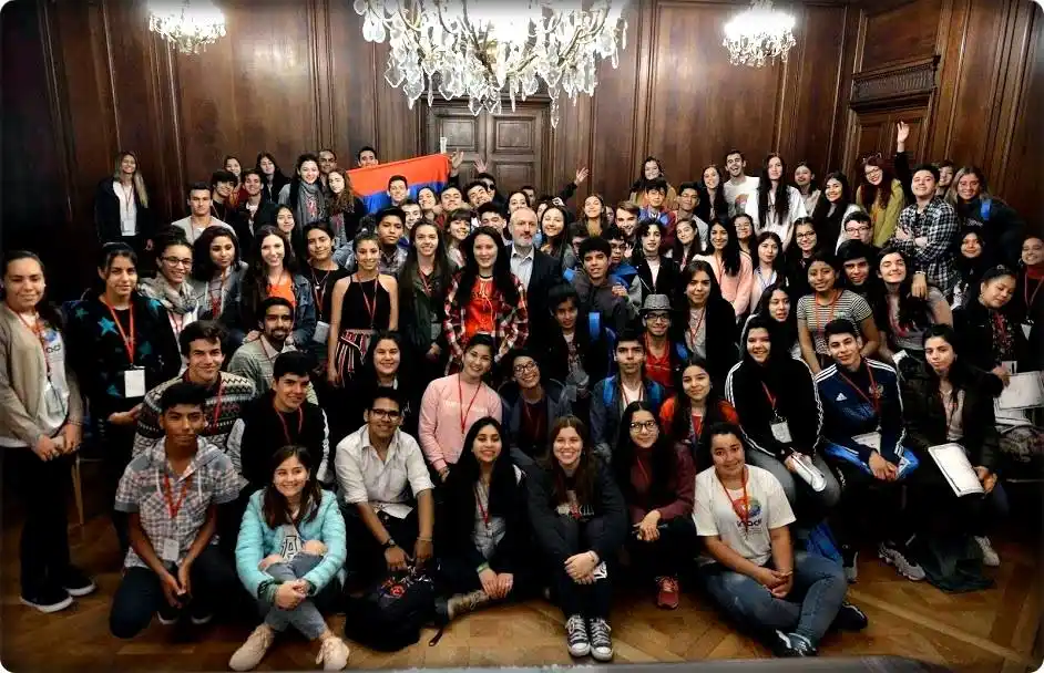 Elina Casco expuso sobre acoso escolar y cyberacoso