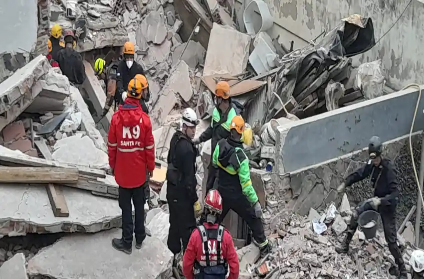 Uno de los rescatados de la casa derrumbada en zona norte estuvo seis horas bajo los escombros