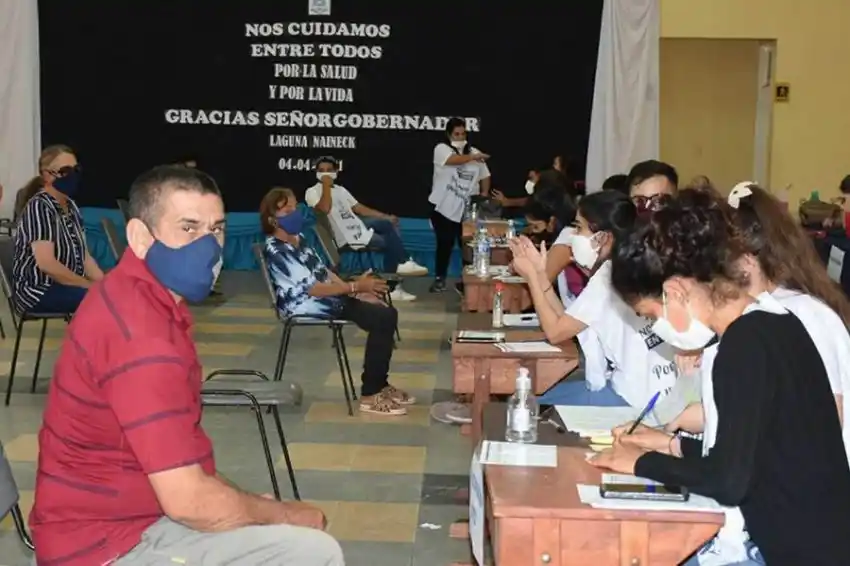 Insfrán anunció que la vacunación continuará durante 3 días en la ciudad de Clorinda