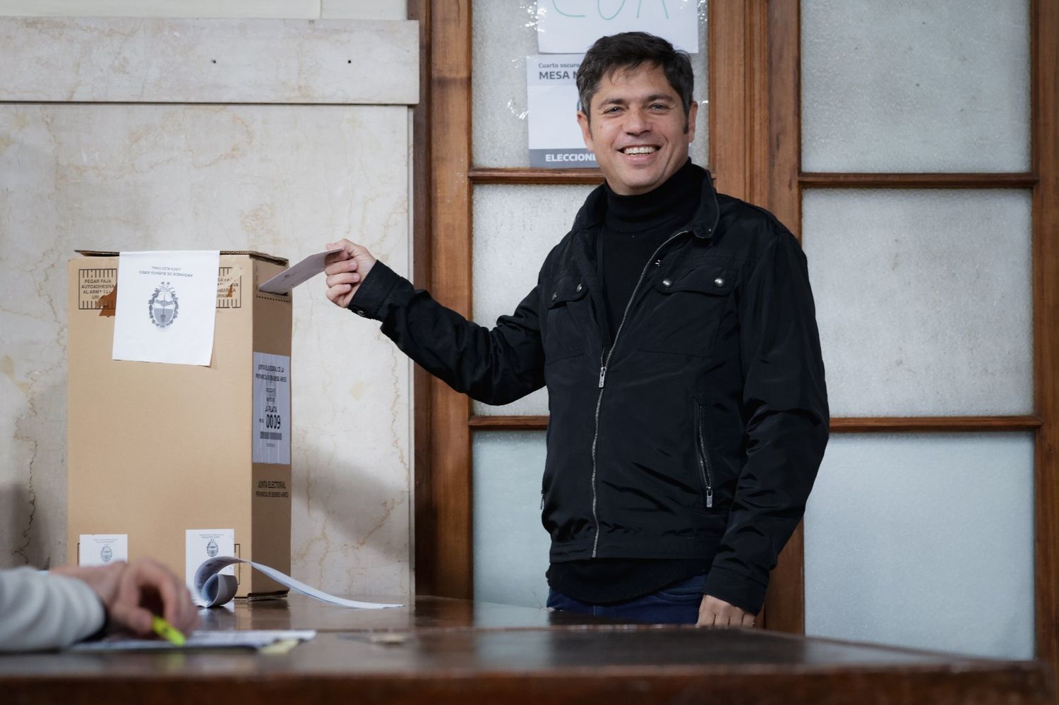 Axel Kicillof votó en La Plata y remarcó que se trata de una elección "muy importante"