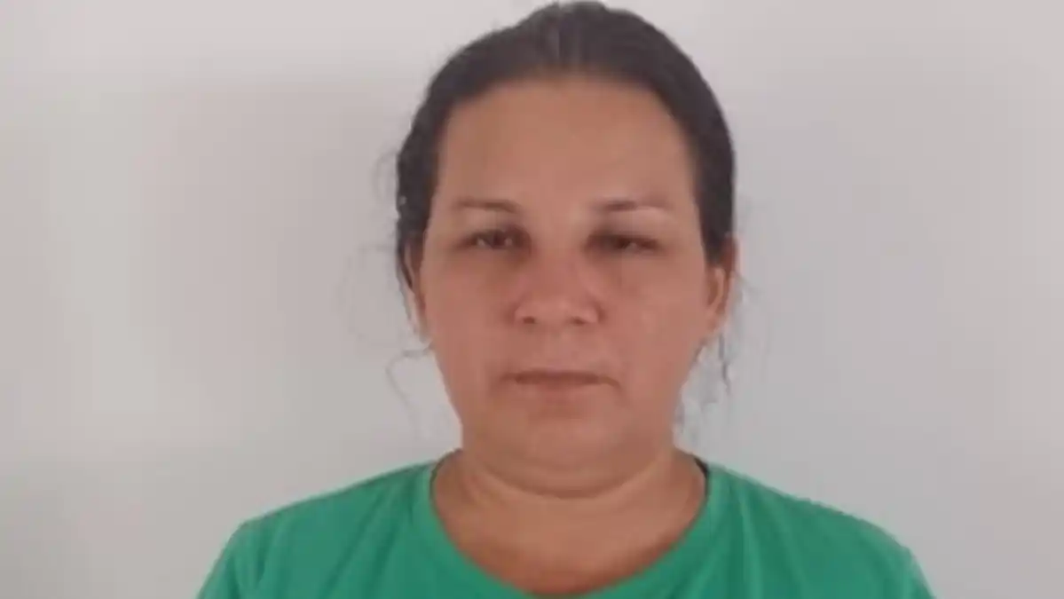 Mujer desfiguró a una adolescente con una botella por pelearse con su hija