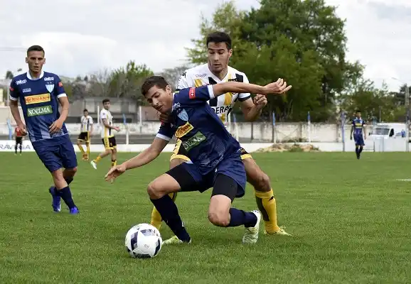 Dura derrota de Juventud Unida frente a Santamarina de Tandil