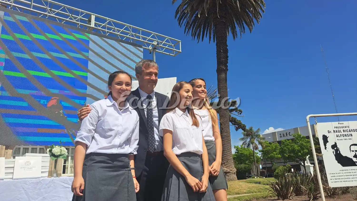 Pablo Barrena y las ganadoras