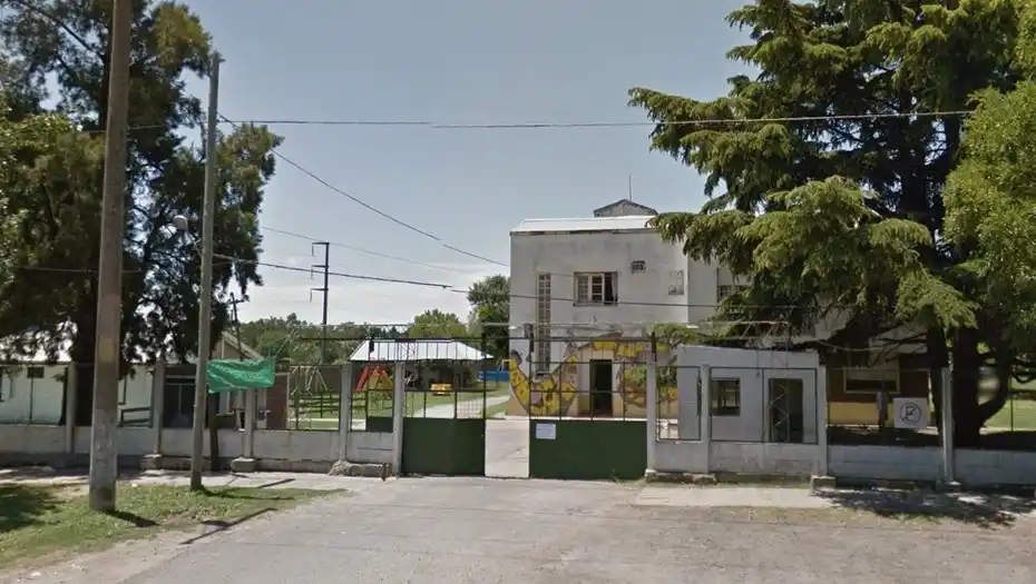 La Plata: Hospitalizan a un docente tras sufrir descarga eléctrica en una escuela de Melchor Romero