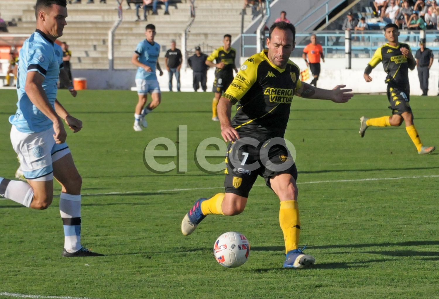 Michel mantiene su idilio con el gol.