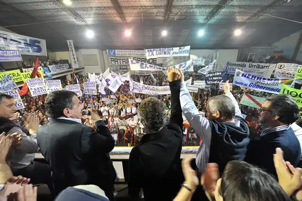 El Gobernador Urribari adelantó que reinaugurarán el tren