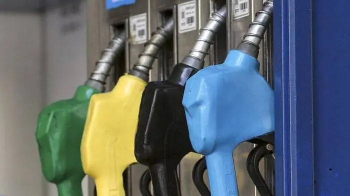 Estacioneros en pie de guerra: amenazan con no vender  combustibles para las Fiestas