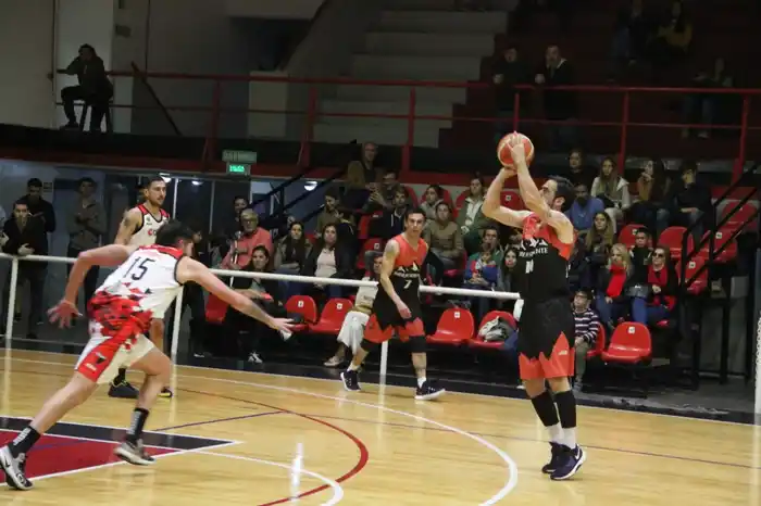 Independiente no pudo y cerró su campaña en Chivilcoy