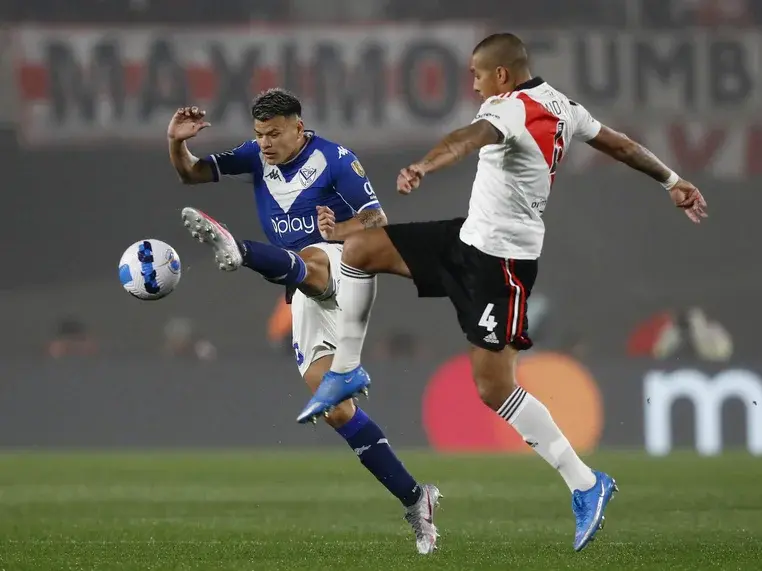 Vélez dio el golpe y River quedó eliminado de la Copa Libertadores