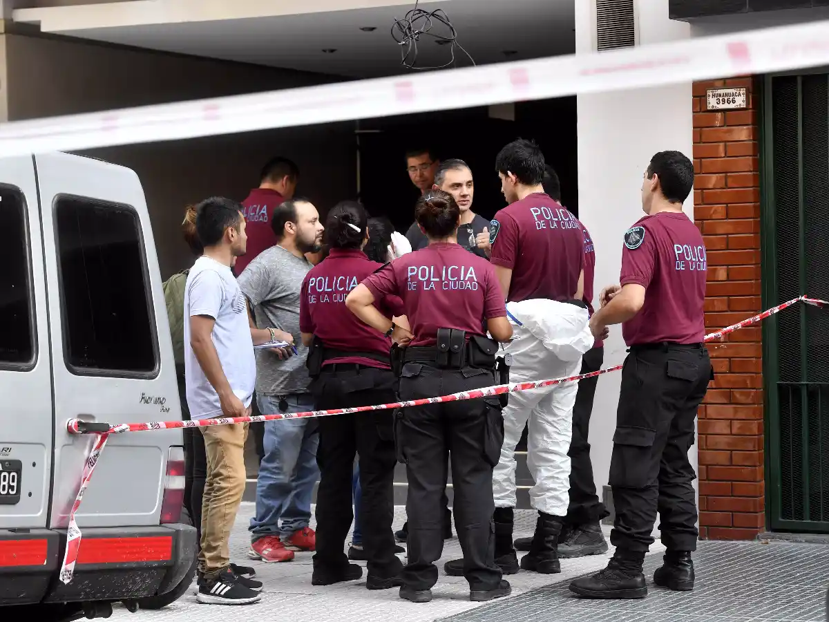 Hallaron a una mujer asesinada en un edificio de Almagro 